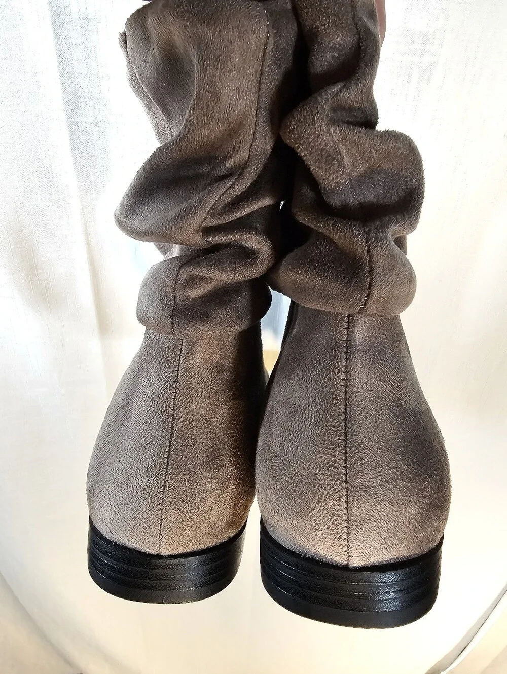 UNIONBAY 7.5M Taupe Suede Pointed Ankle Boots